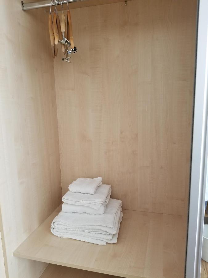 London Luxury Apartment 4 Bedroom Sleeps 12 People With 4 Bathrooms 1 Min Walk From Station Wanstead Eksteriør bilde