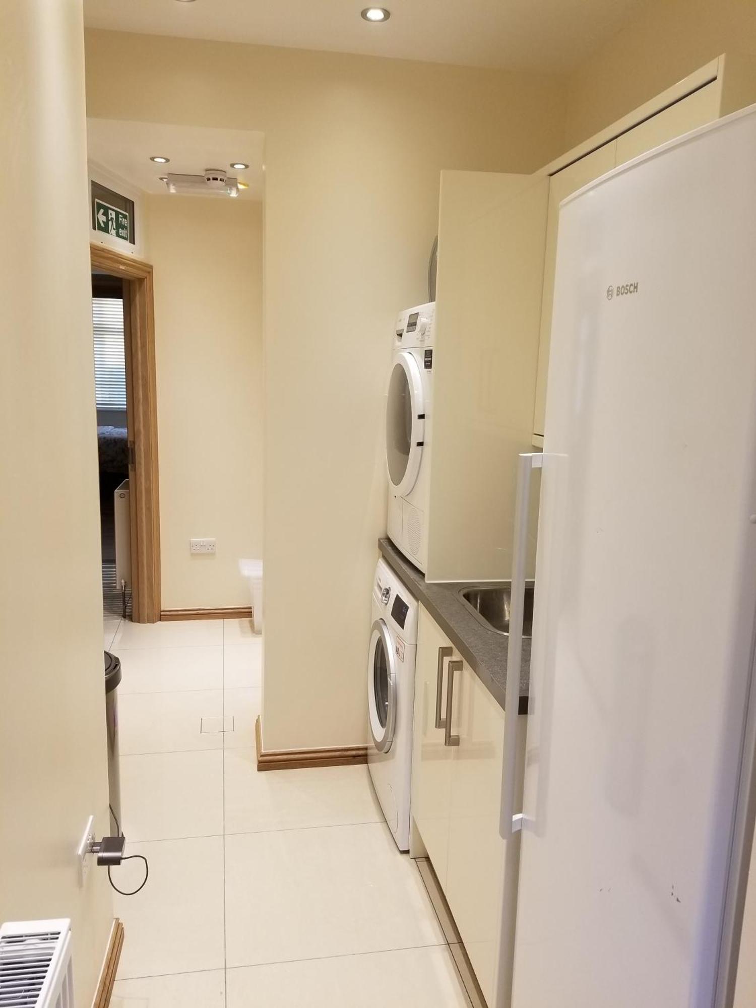 London Luxury Apartment 4 Bedroom Sleeps 12 People With 4 Bathrooms 1 Min Walk From Station Wanstead Eksteriør bilde