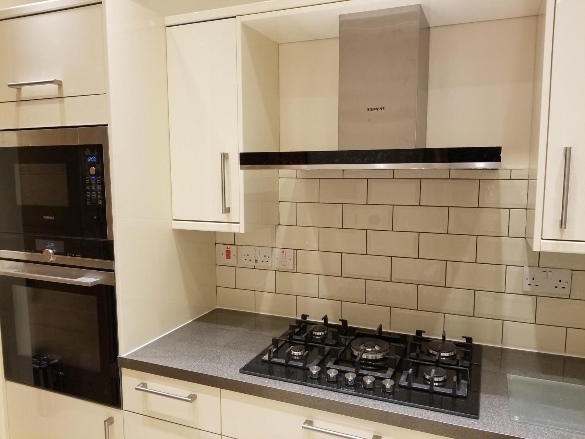 London Luxury Apartment 4 Bedroom Sleeps 12 People With 4 Bathrooms 1 Min Walk From Station Wanstead Eksteriør bilde